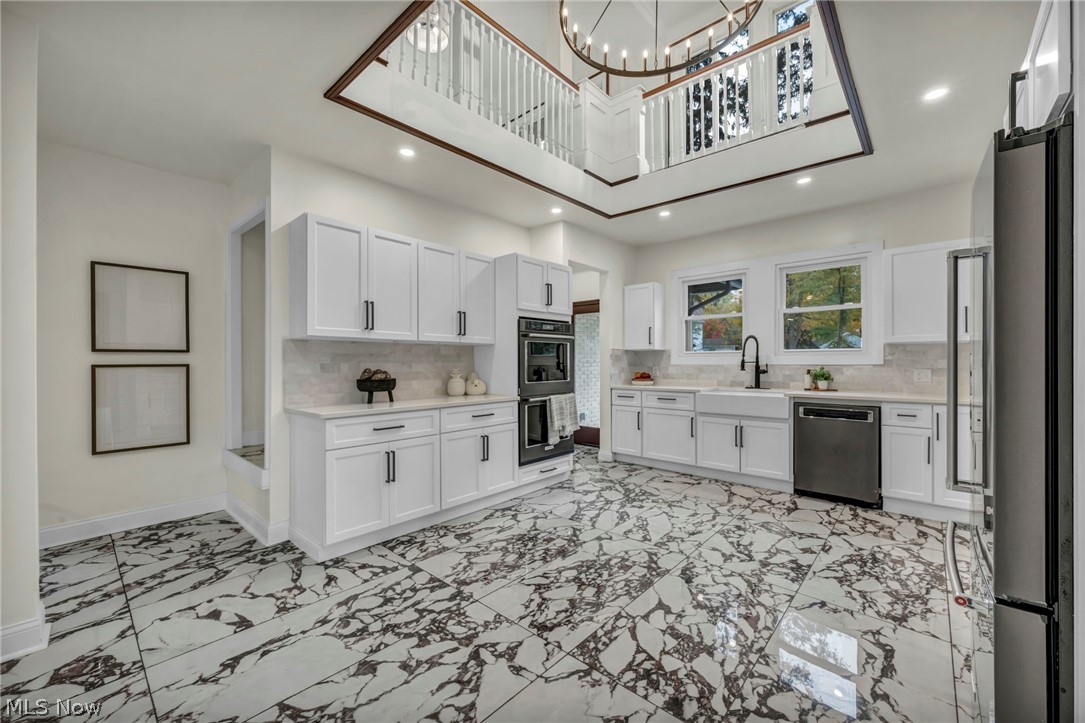 1555 W Market Street