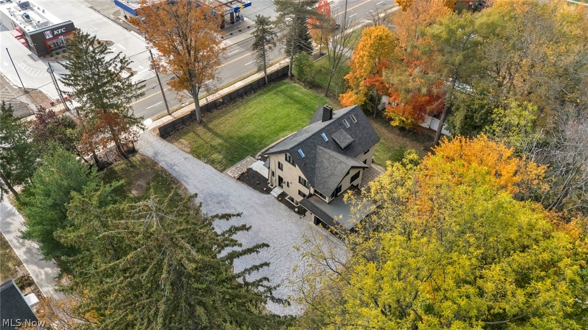 1555 W Market Street