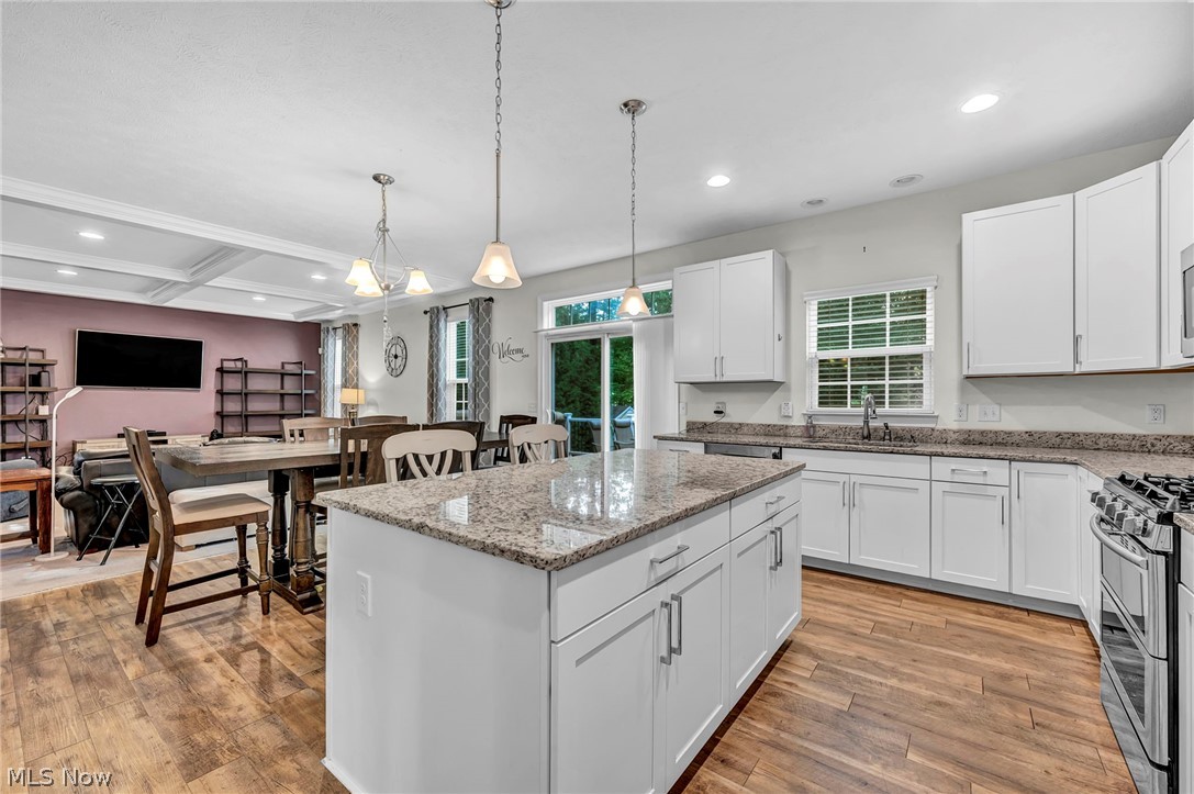 2711 Palmer Lane