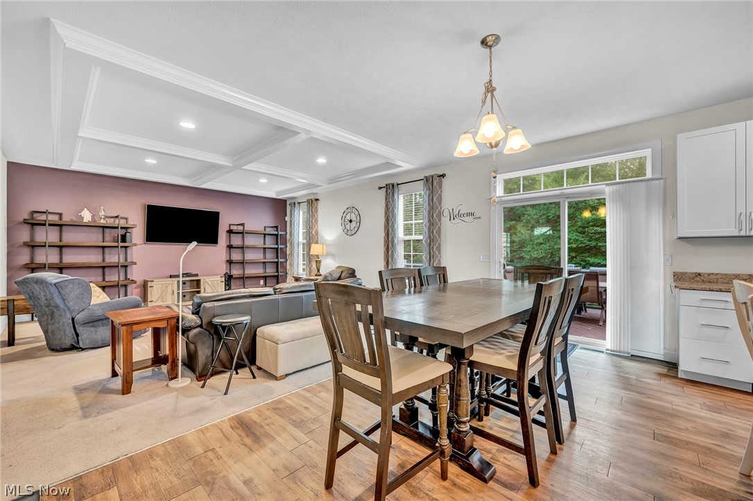 2711 Palmer Lane
