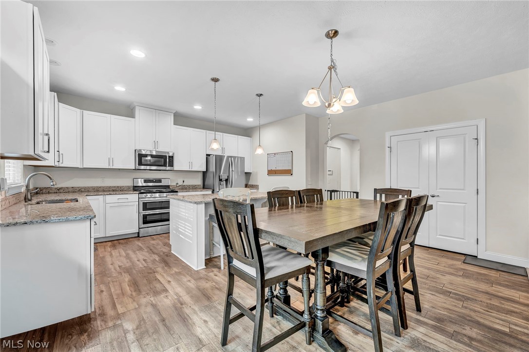 2711 Palmer Lane
