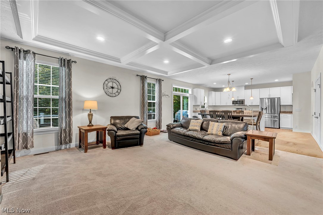 2711 Palmer Lane