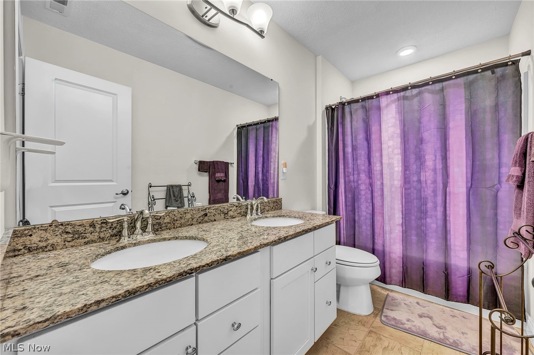 2711 Palmer Lane