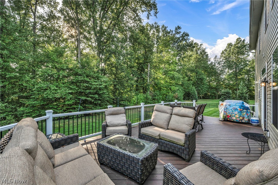 2711 Palmer Lane