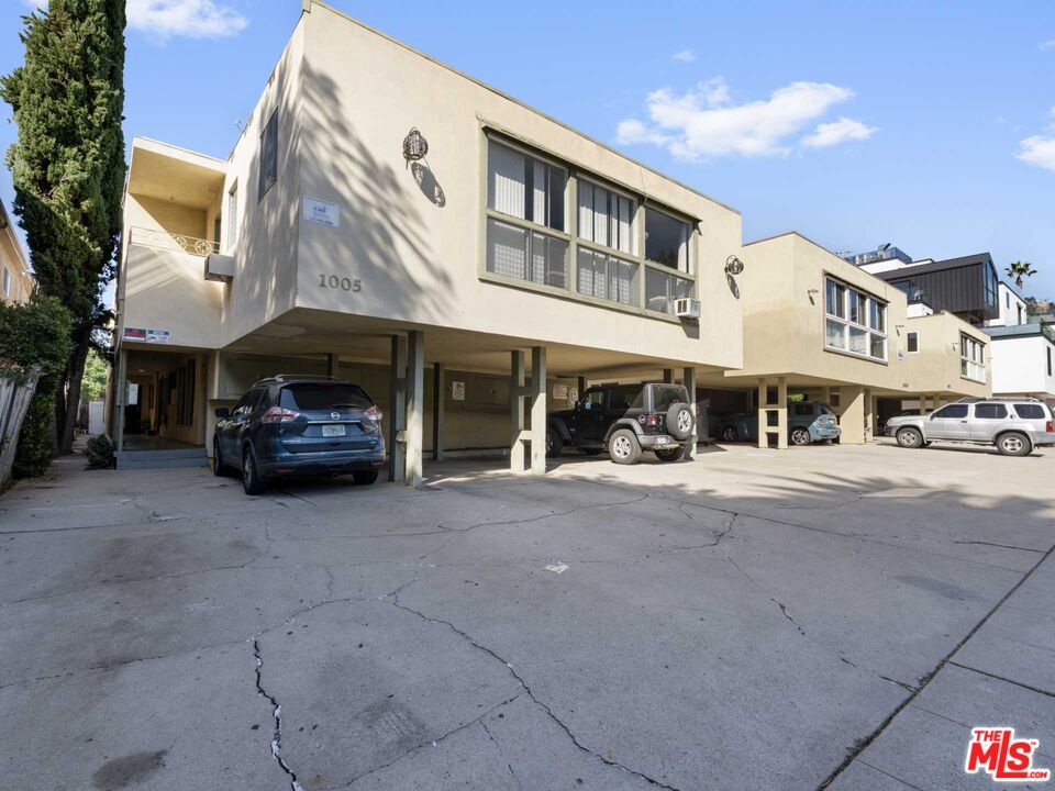 1005 N Croft Ave