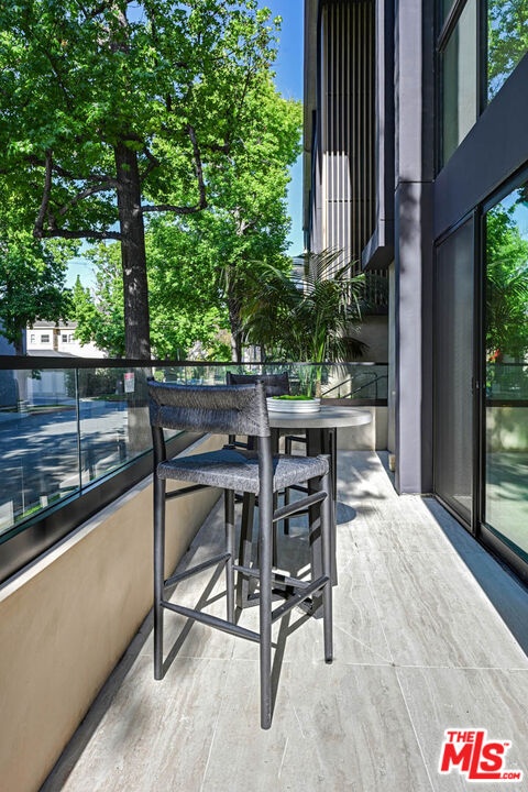 350 N Palm Dr Unit: 102