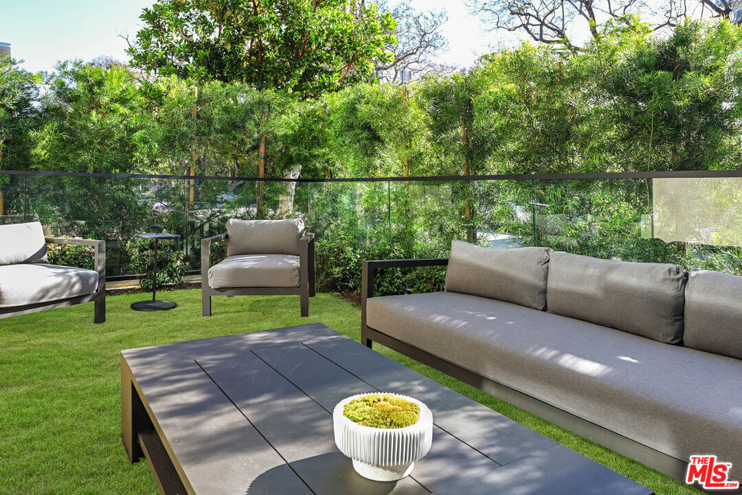 350 N Palm Dr Unit: 102