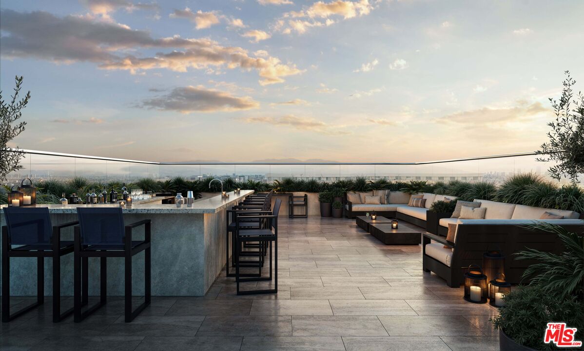 350 N Palm Dr Unit: 102