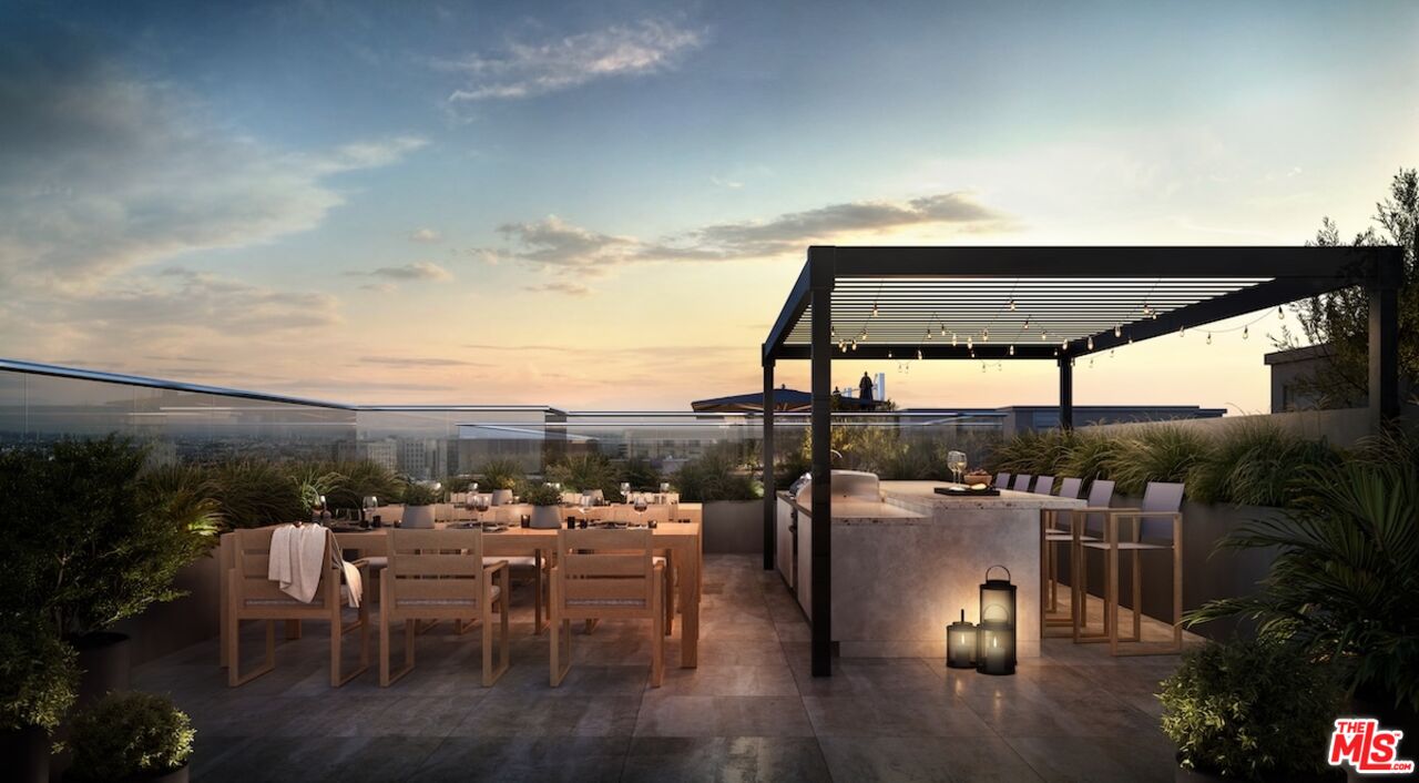 350 N Palm Dr Unit: 102