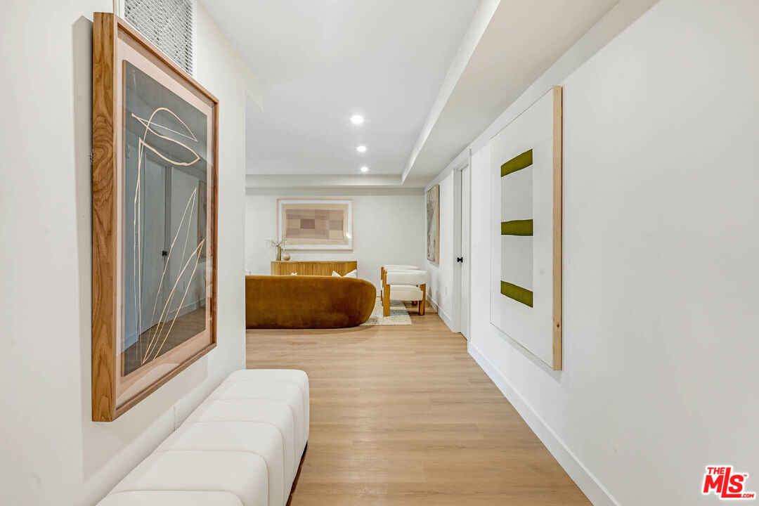 350 N Palm Dr Unit: 406