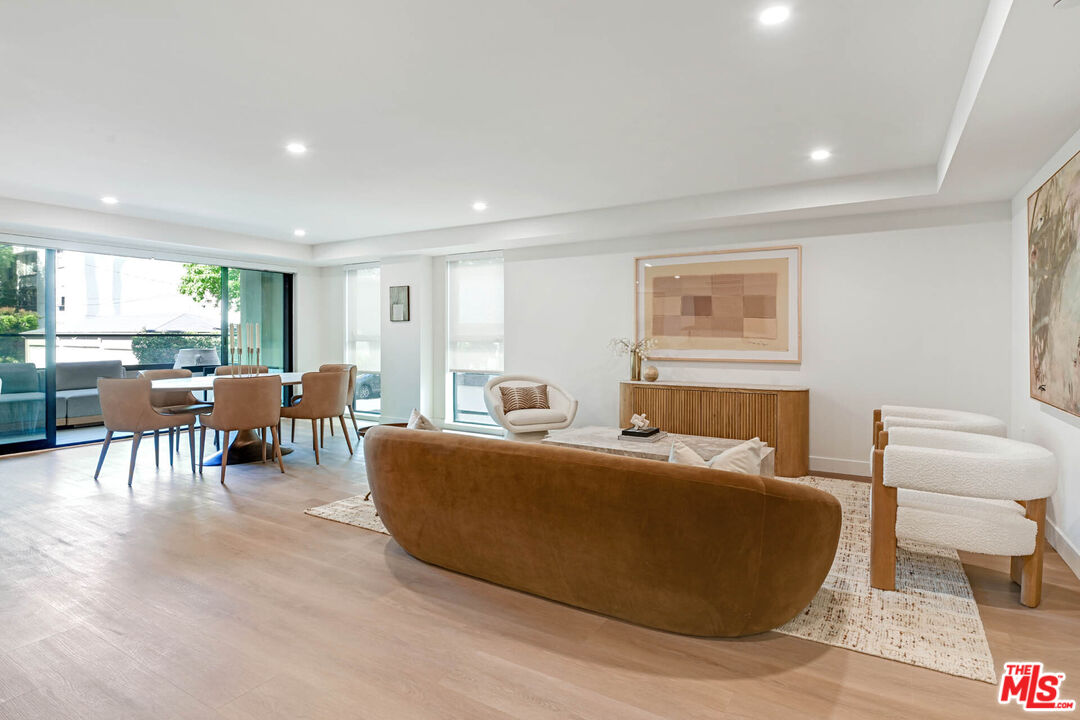 350 N Palm Dr Unit: 406