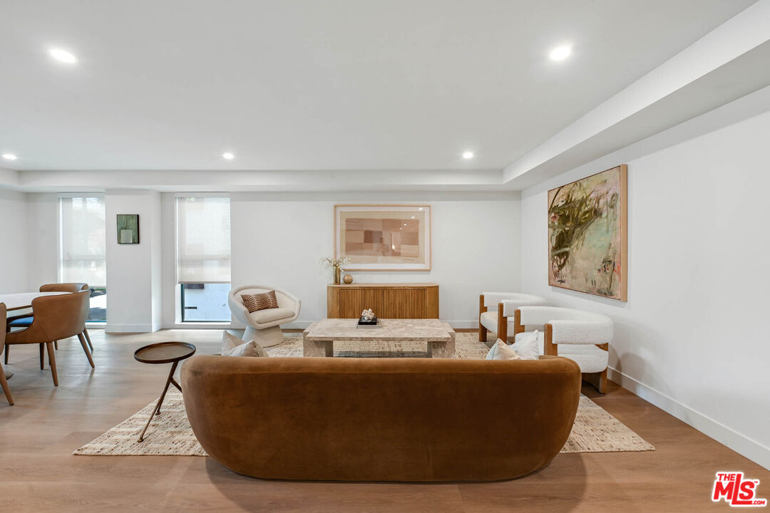 350 N Palm Dr Unit: 406