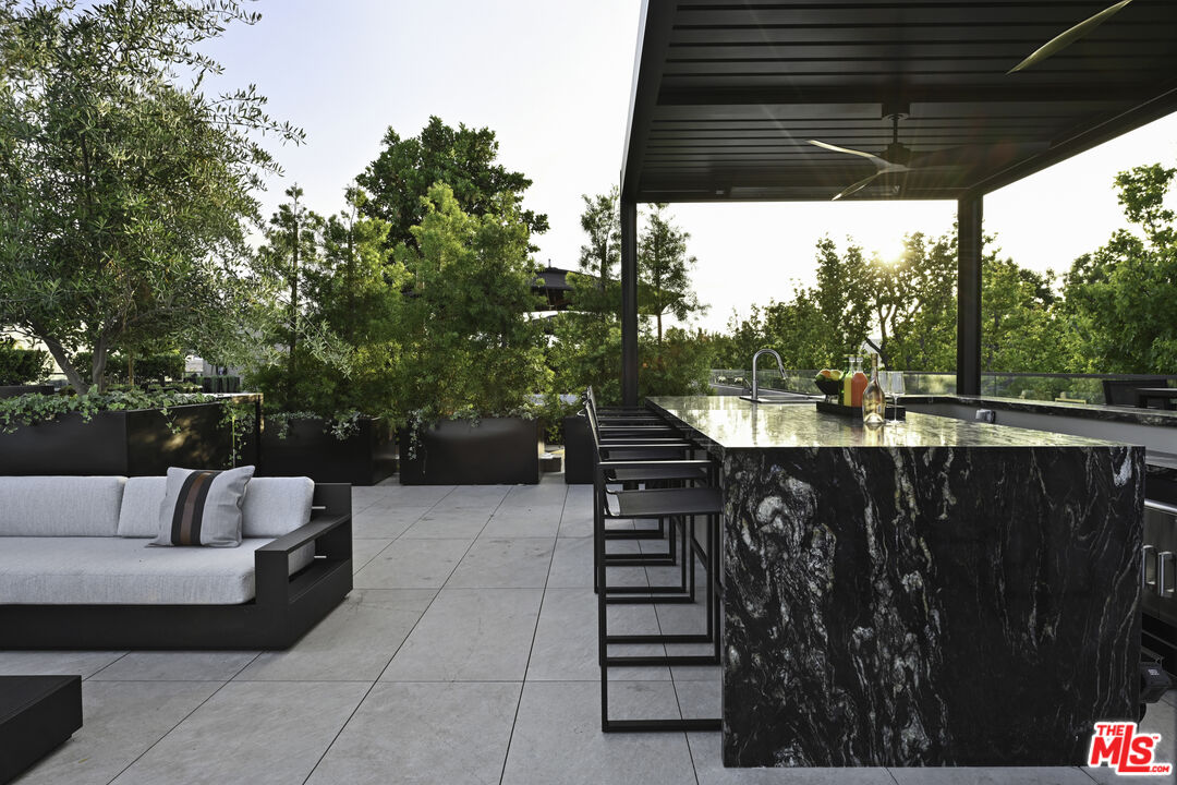 350 N Palm Dr Unit: 406