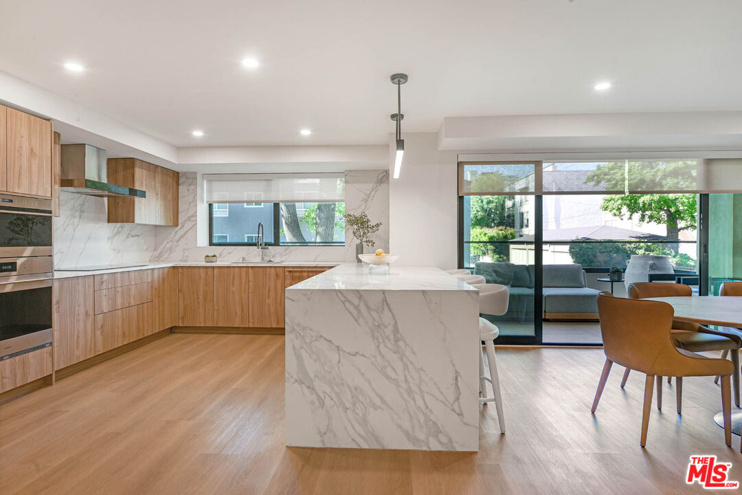 350 N Palm Dr Unit: 406