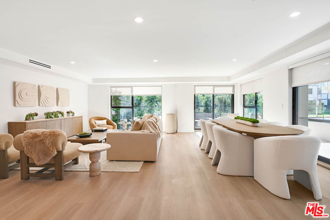 350 N Palm Dr Unit: 401