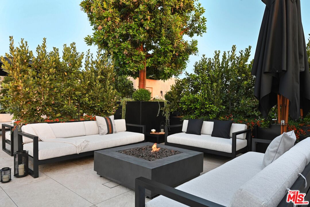 350 N Palm Dr Unit: 401