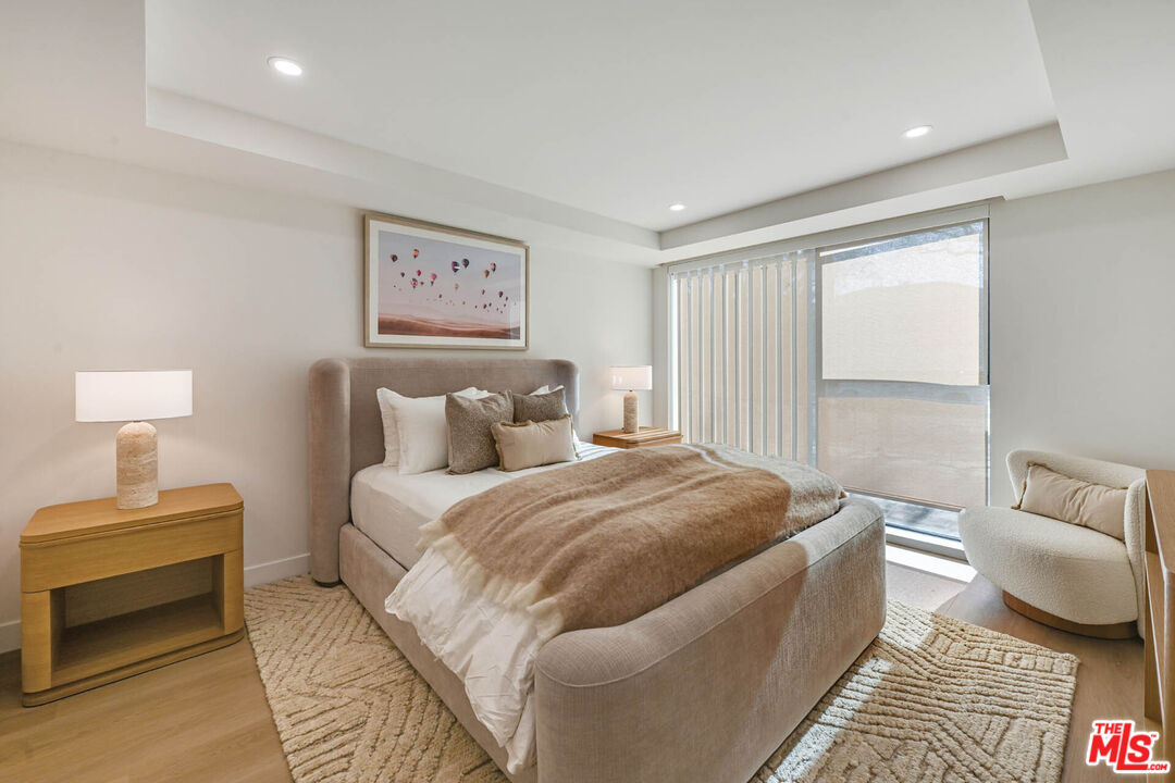 350 N Palm Dr Unit: 401