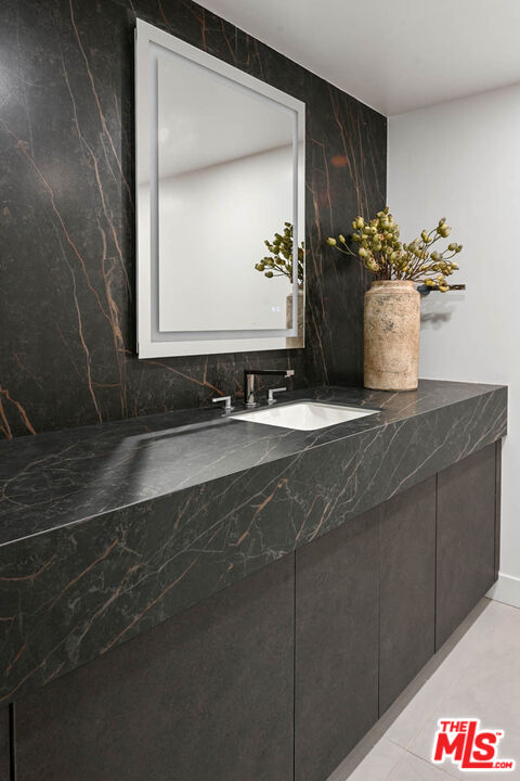 350 N Palm Dr Unit: 401