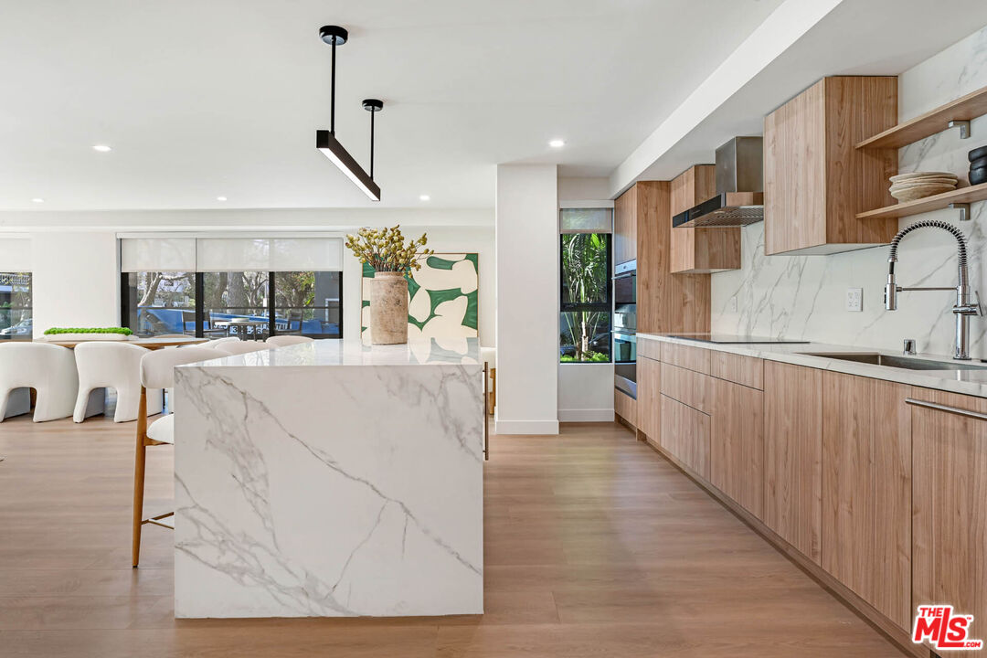 350 N Palm Dr Unit: 401