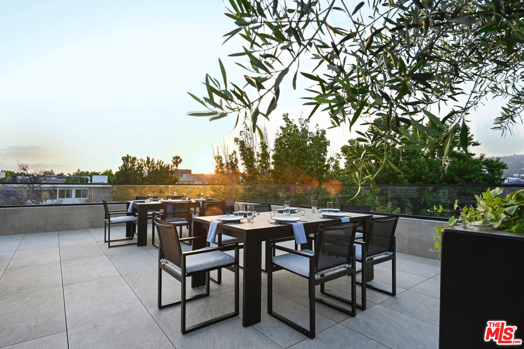 350 N Palm Dr Unit: 401