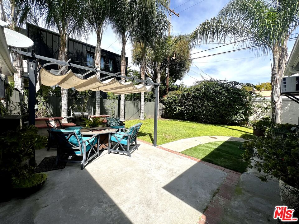 364 N San Vicente Blvd Unit: C