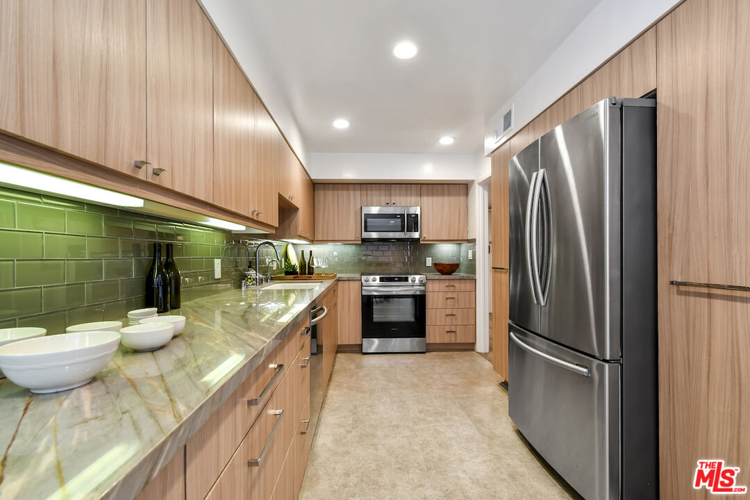 225 S Tower Dr Unit: 101