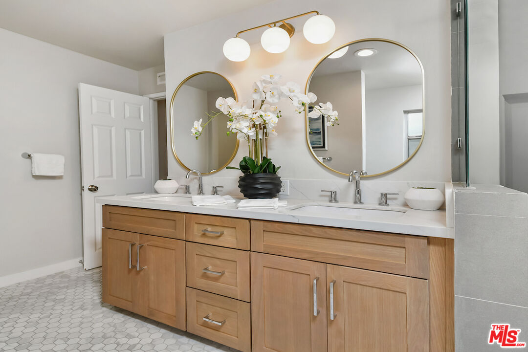 225 S Tower Dr Unit: 101