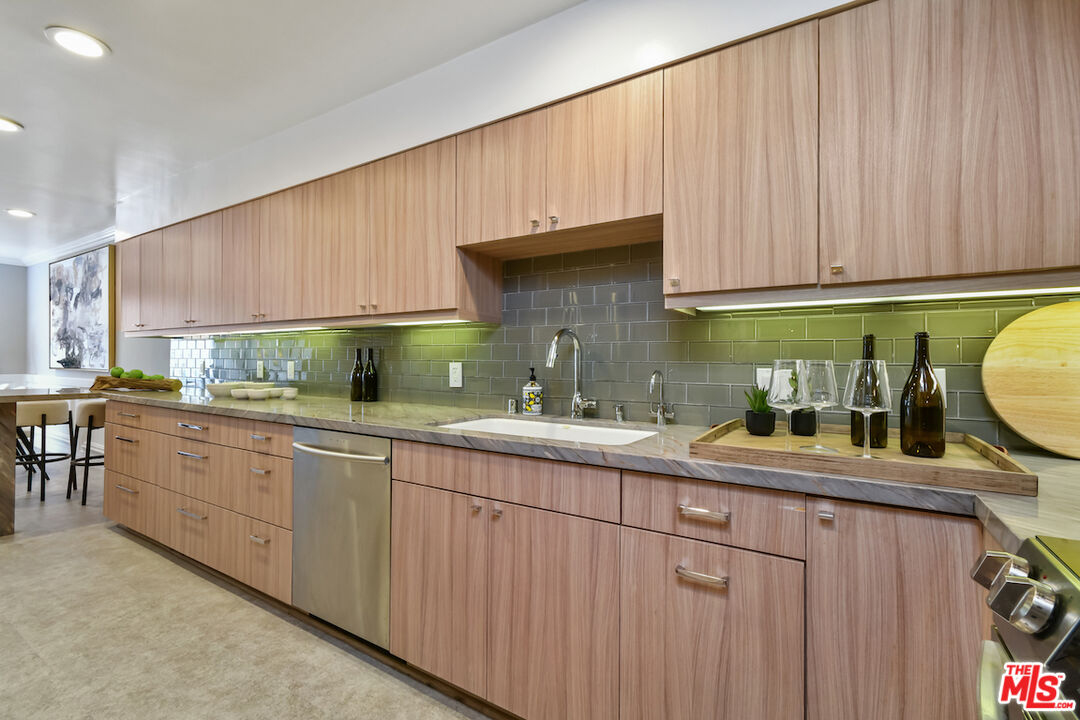 225 S Tower Dr Unit: 101