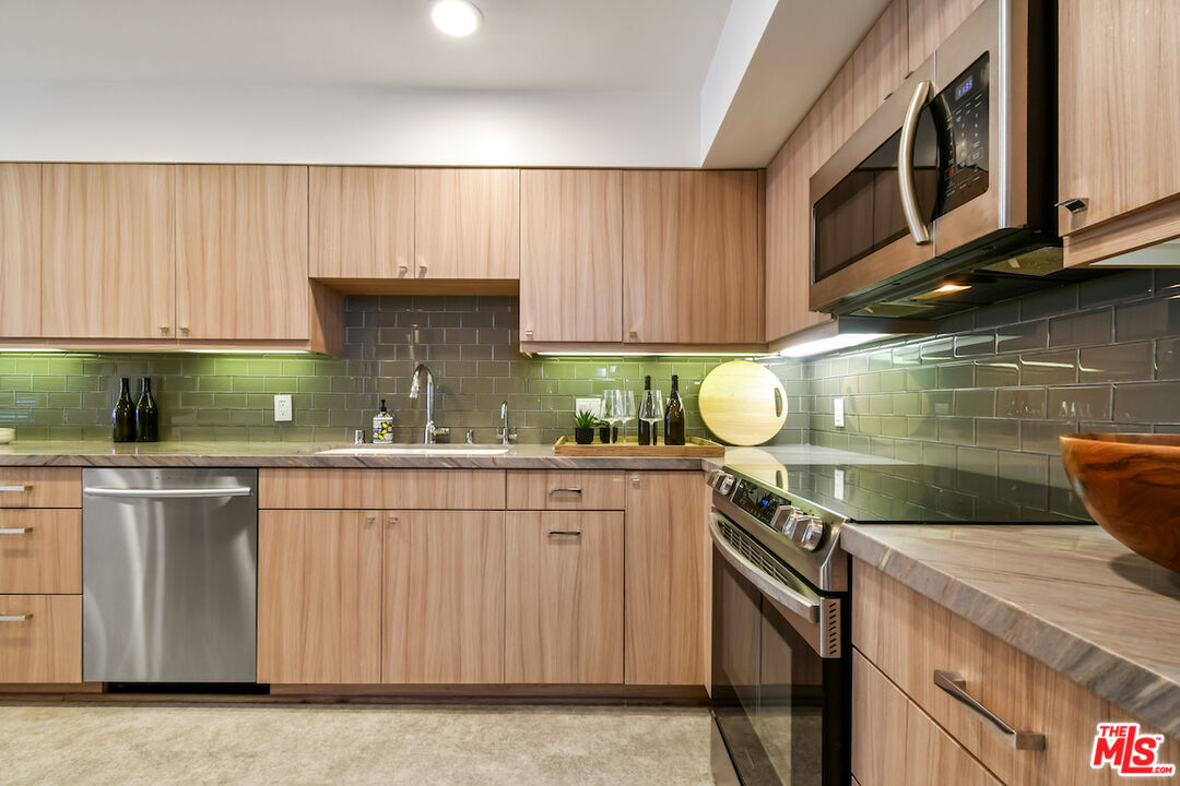 225 S Tower Dr Unit: 101