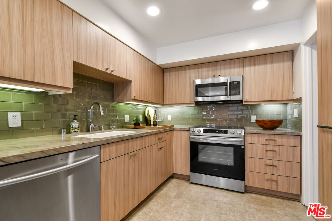 225 S Tower Dr Unit: 101