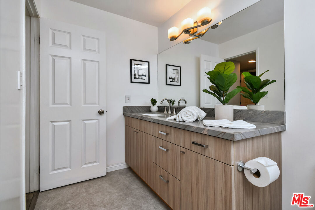 225 S Tower Dr Unit: 101