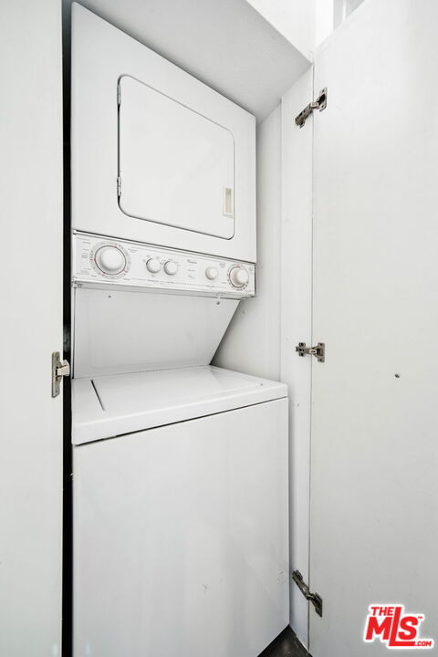 2454 4th St Unit: 4