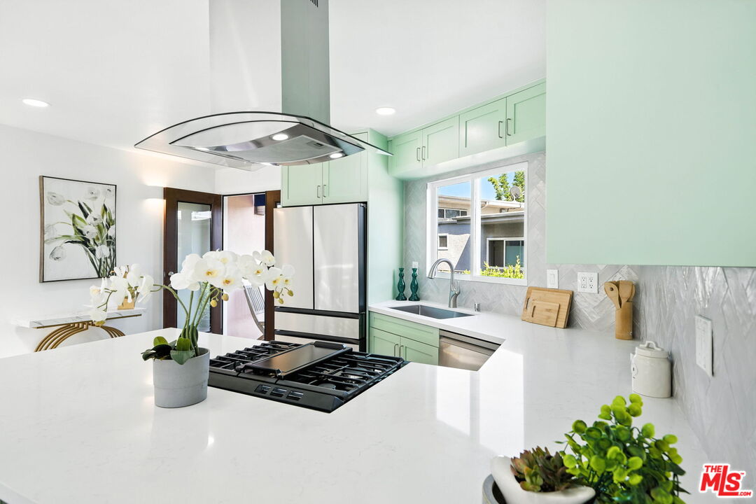 2454 4th St Unit: 4