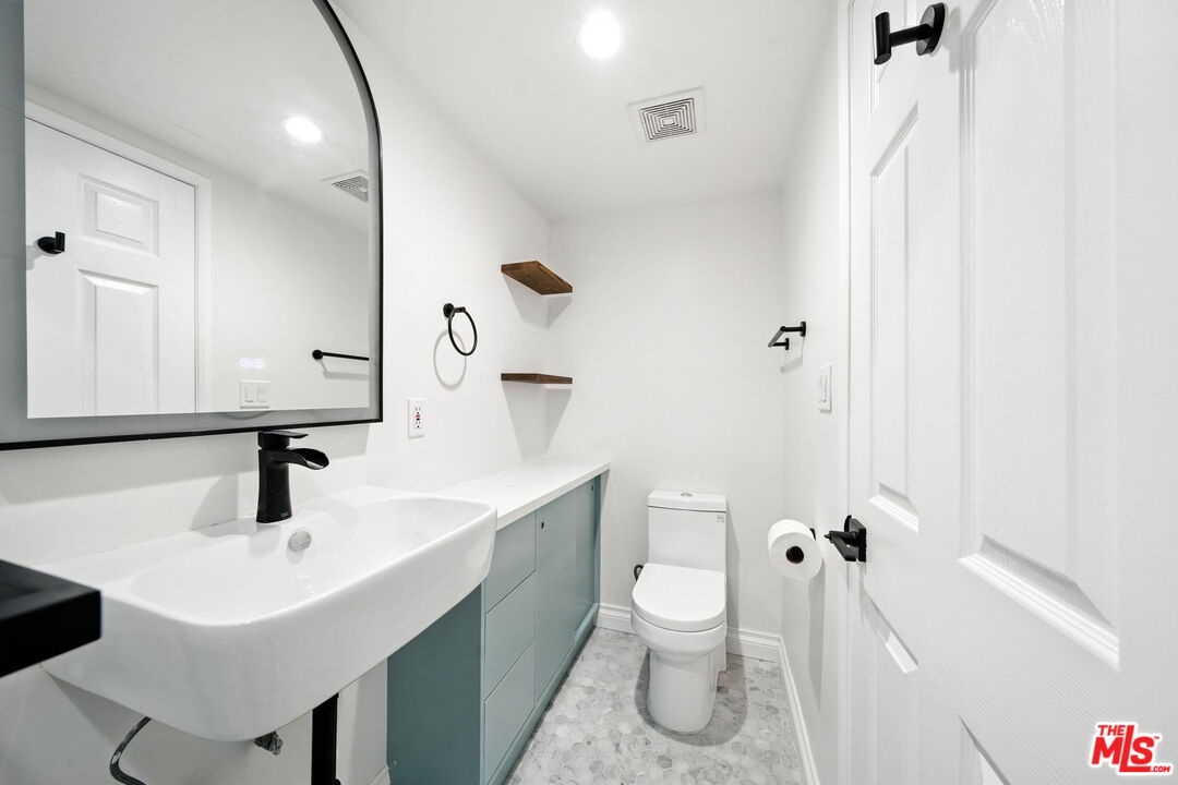 2454 4th St Unit: 4