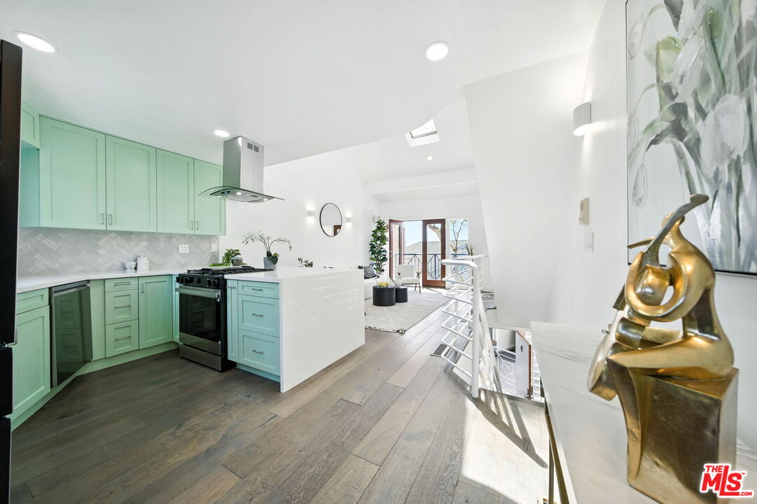 2454 4th St Unit: 4