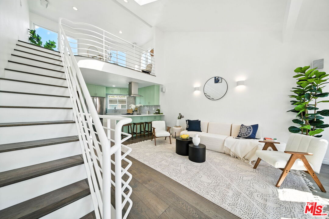 2454 4th St Unit: 4