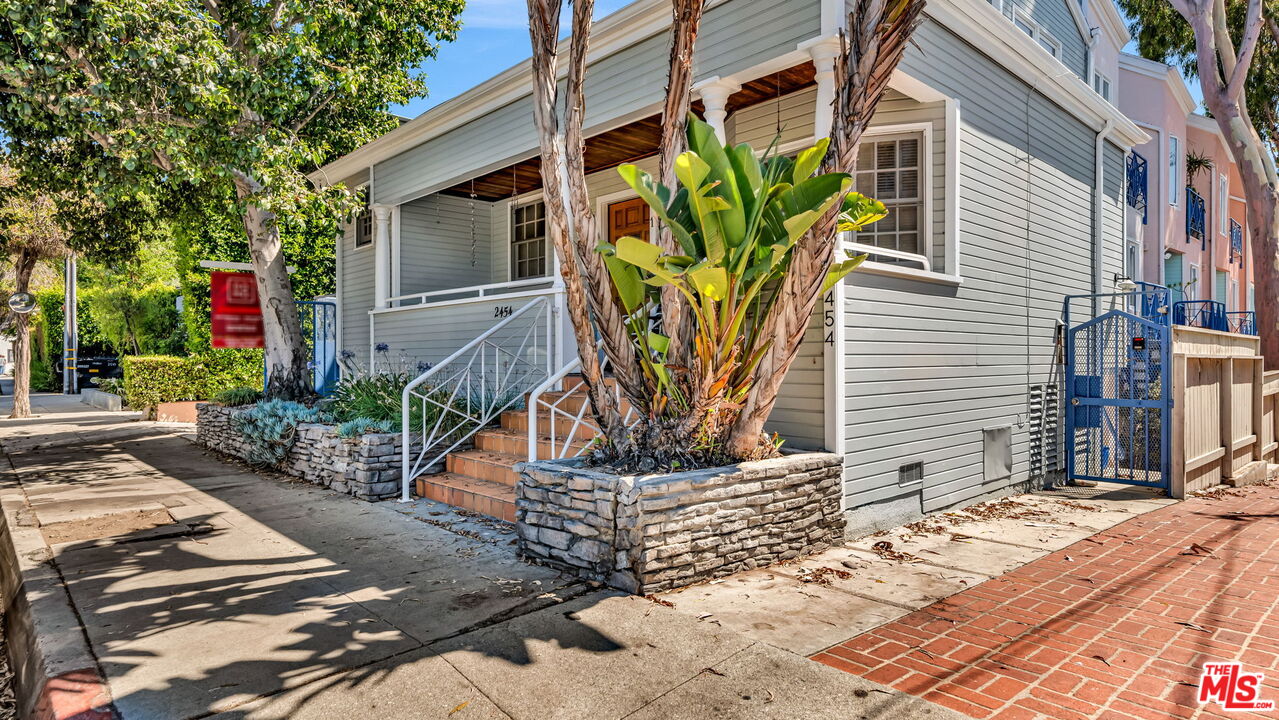2454 4th St Unit: 4