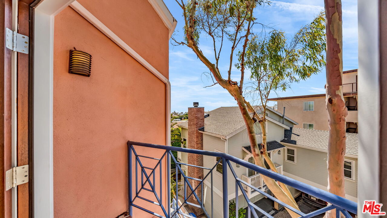 2454 4th St Unit: 4