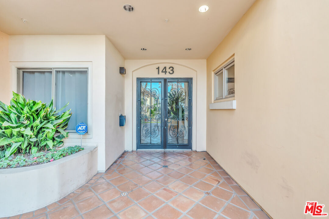 143 N Arnaz Dr Unit: 304