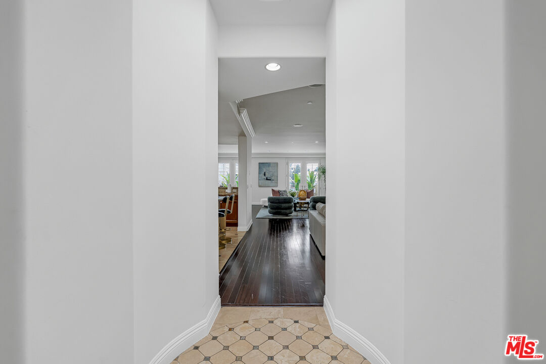 143 N Arnaz Dr Unit: 304