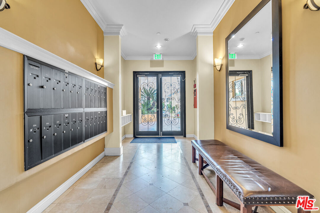 143 N Arnaz Dr Unit: 304