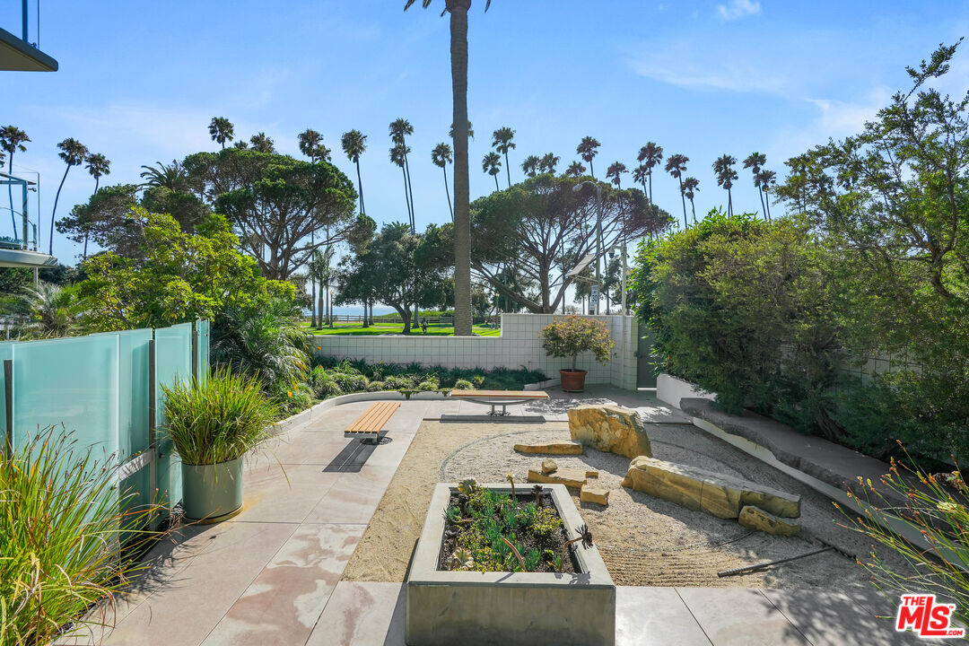 535 Ocean Ave Unit: 8C