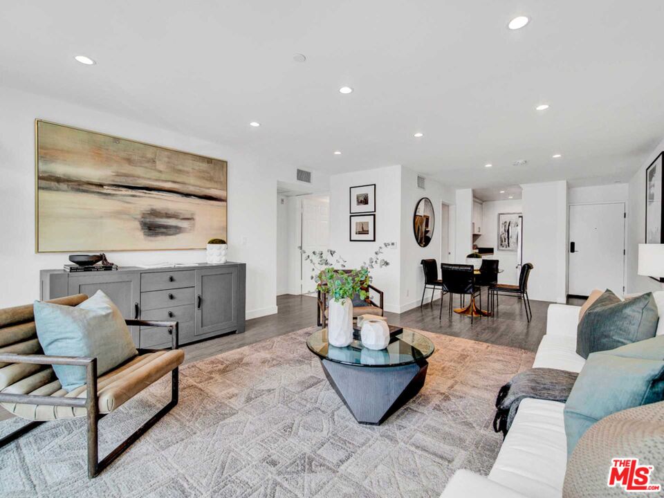 725 N Alfred St Unit: 107
