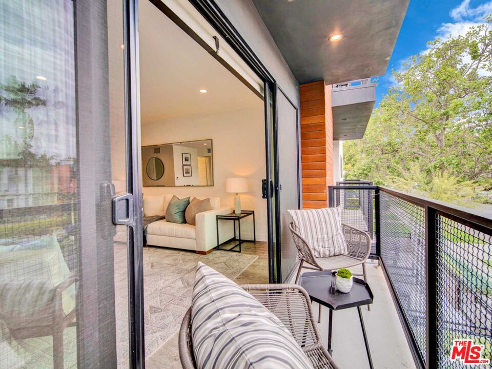 725 N Alfred St Unit: 107