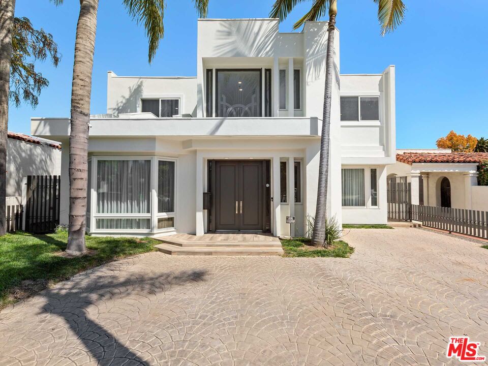 112 N Elm Dr