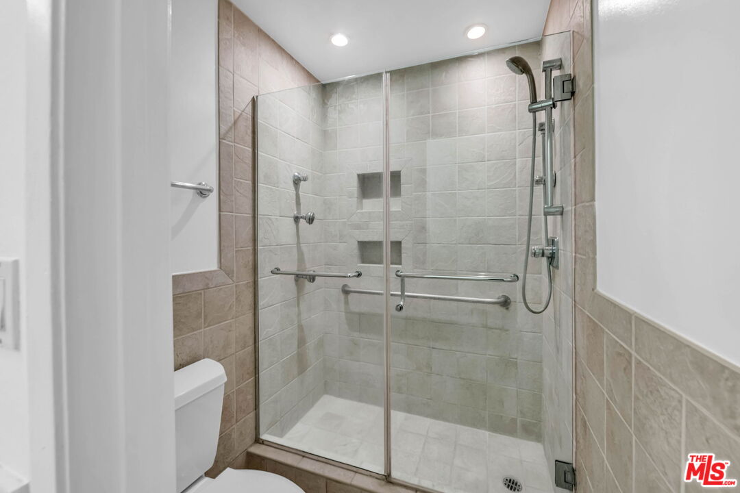 723 Palisades Beach Rd Unit: 107