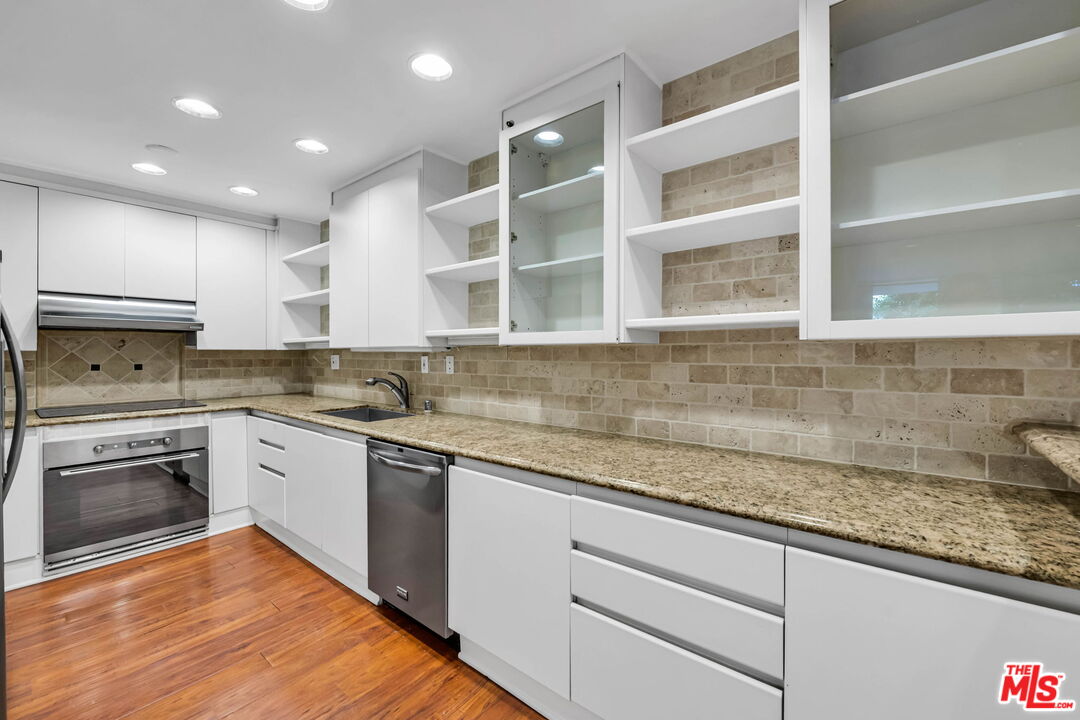 723 Palisades Beach Rd Unit: 107