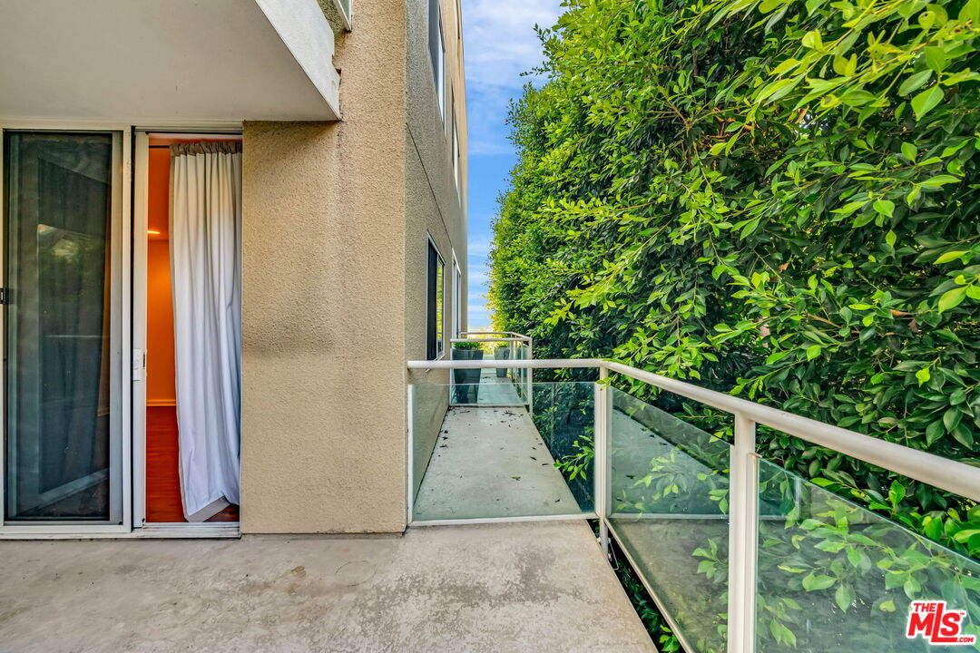 723 Palisades Beach Rd Unit: 107