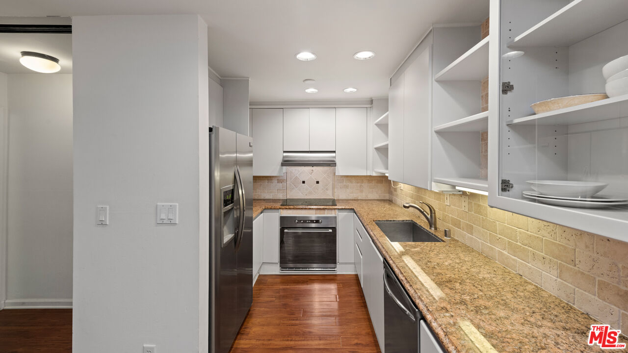 723 Palisades Beach Rd Unit: 107