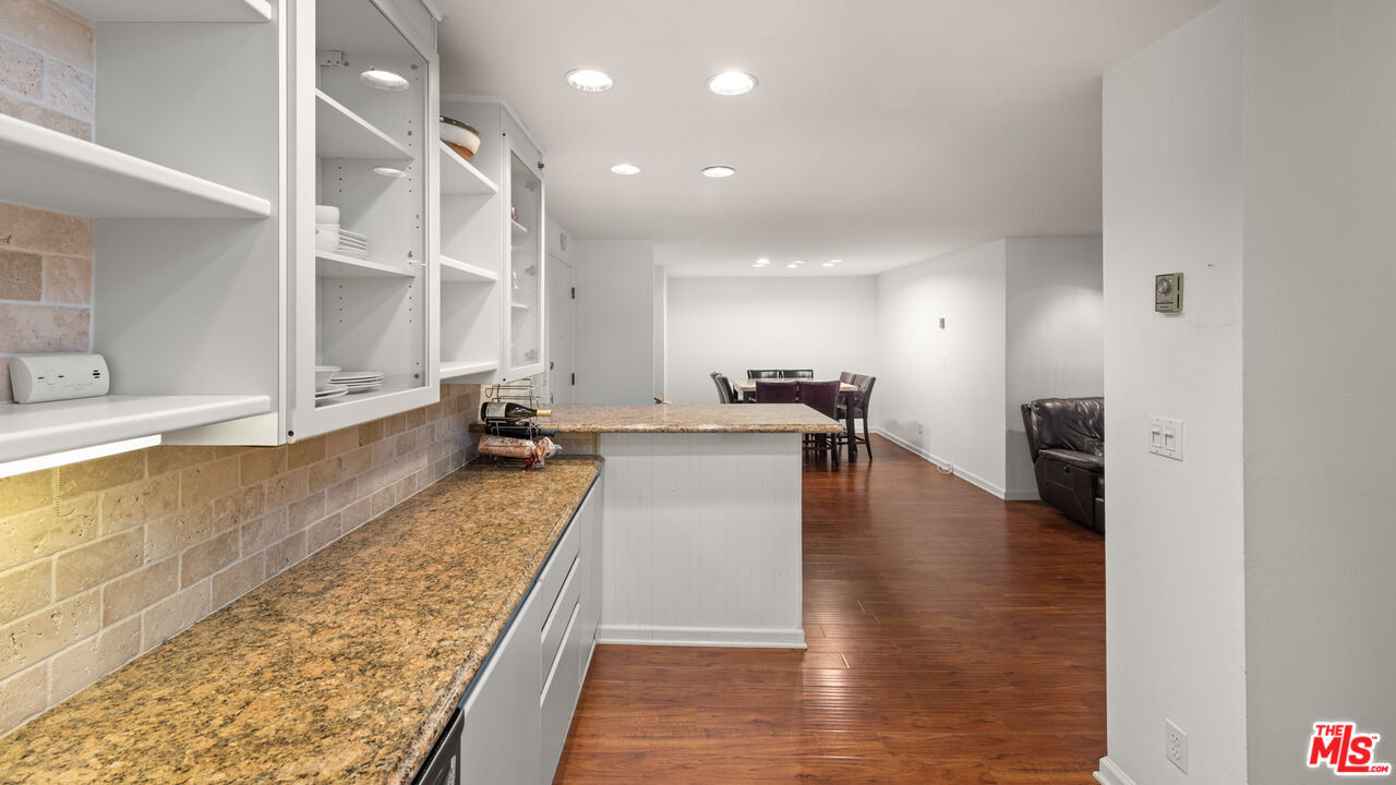 723 Palisades Beach Rd Unit: 107
